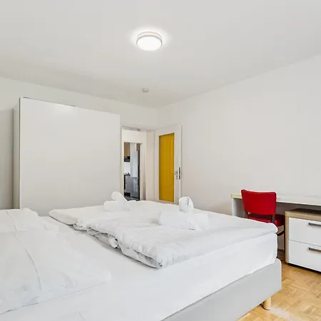 Apartment Messe 55m2 Mit Balkon Und Lage